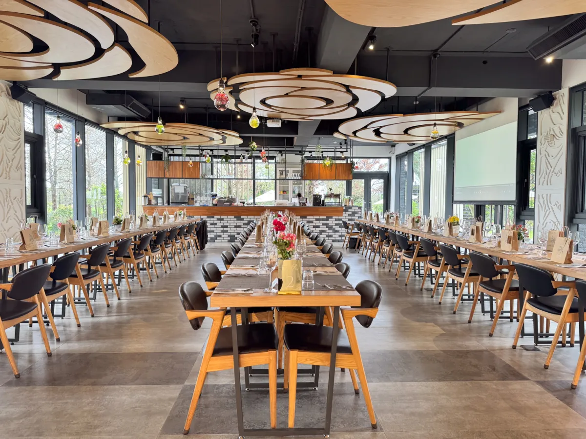 The indoor dining hall at LOHERB F Hall